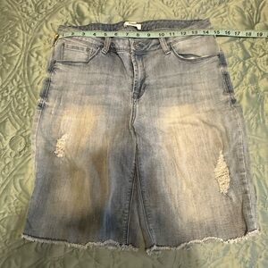 Distressed shorts bin4